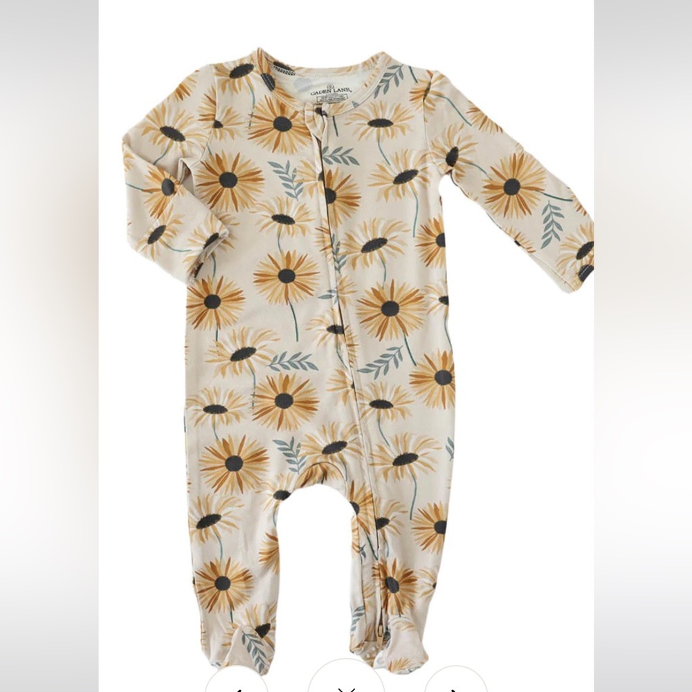 Caden Lane. Sundays Daisy Zipper Footie. 3-6 months
